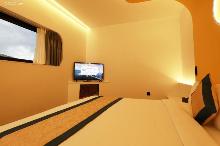 Mộc Châu Island Mountain Park & Resort